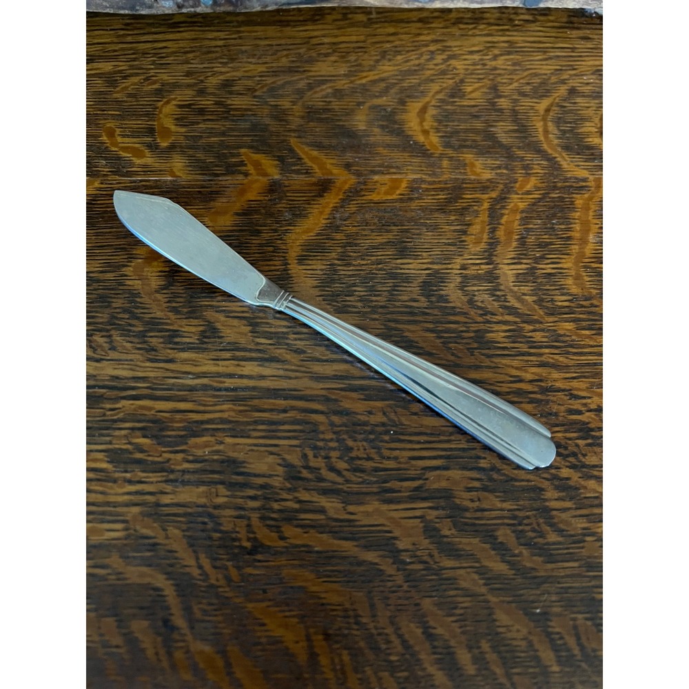 Wallace Corsica 18/10 Stainless Steel Butter Spreader Flatware Knife 6.5"